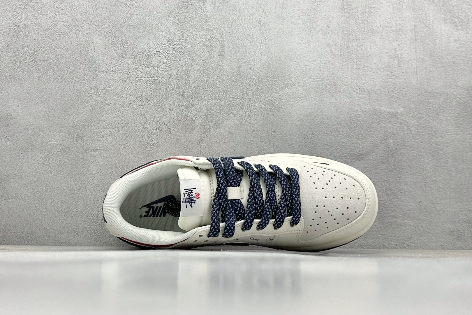  终端放店
XC版 Nike SB Dunk Low x Stussy 米蓝红小钩
纯原大厂出品 极力推