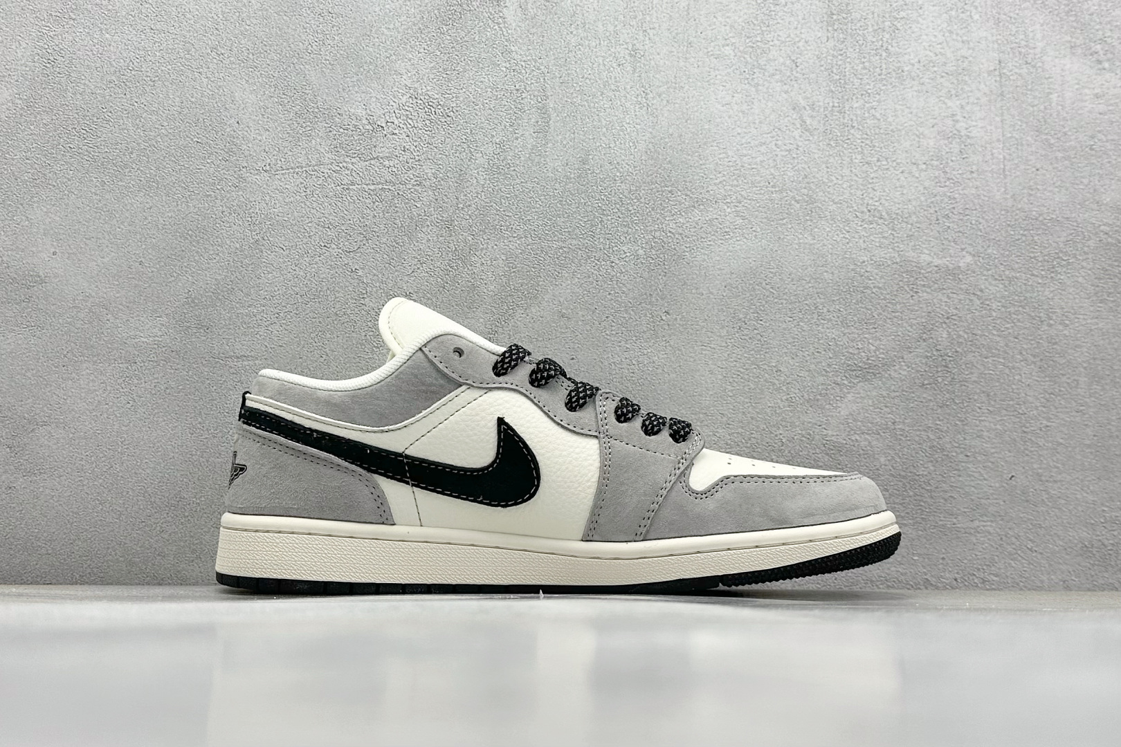 XC版 Air Jordan 1 Low AJ1 乔1 斯图西联名 黑勾 高端定制 低帮复古篮球鞋 XX3318-508