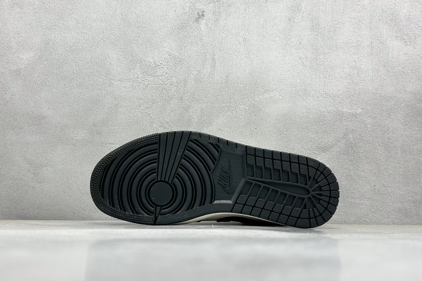 XC版 Air Jordan 1 Low AJ1 乔1 斯图西联名 黑勾 高端定制 低帮复古篮球鞋 XX3318-508