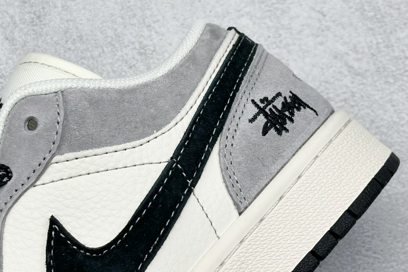 XC版 Air Jordan 1 Low AJ1 乔1 斯图西联名 黑勾 高端定制 低帮复古篮球鞋 XX3318-508