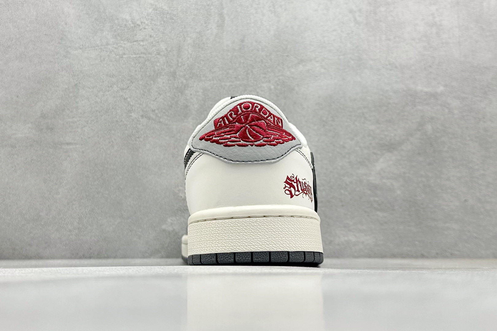 终端放店
XC版 Travis Scott x Fragment Design x Air Jorda