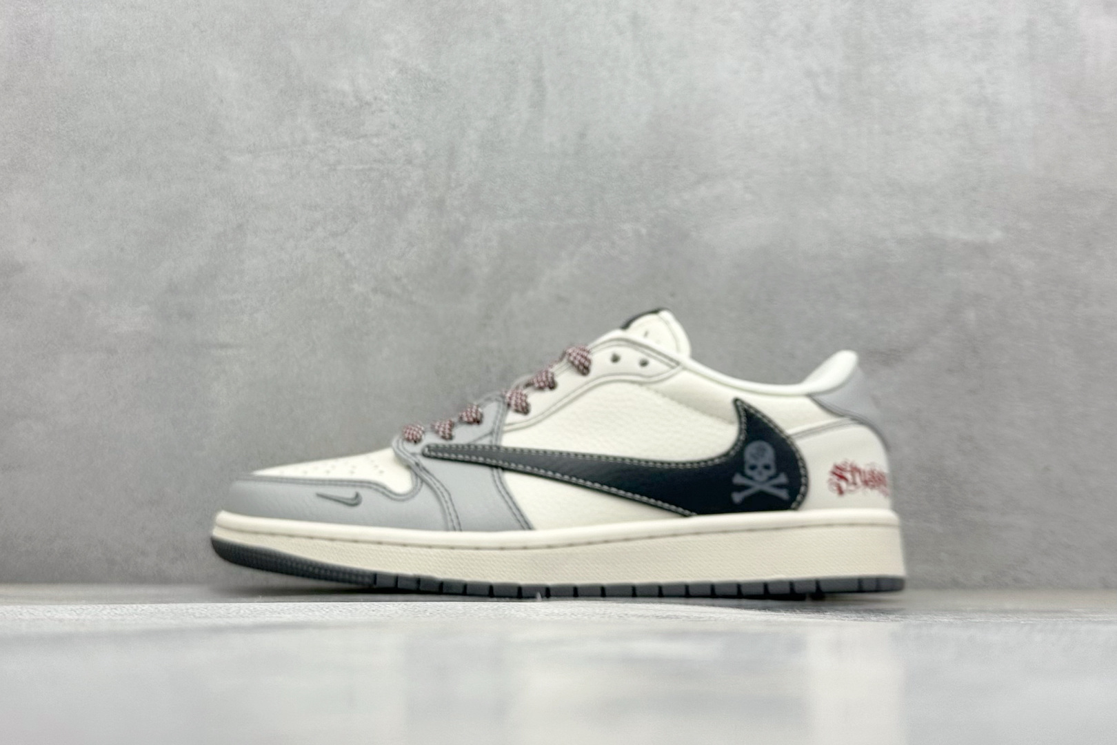 终端放店
XC版 Travis Scott x Fragment Design x Air Jorda