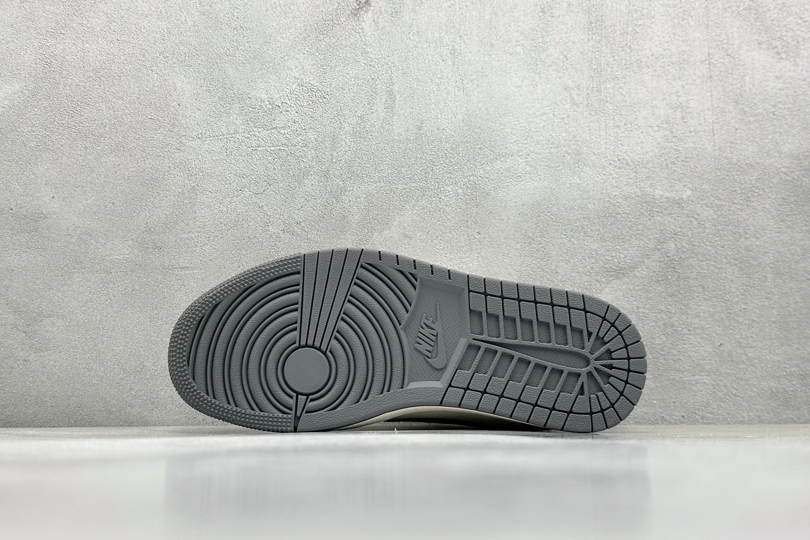 终端放店
XC版 Travis Scott x Fragment Design x Air Jorda