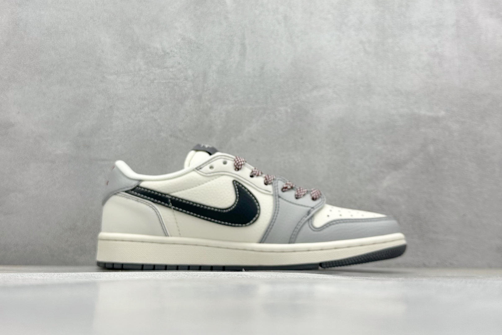 终端放店
XC版 Travis Scott x Fragment Design x Air Jorda