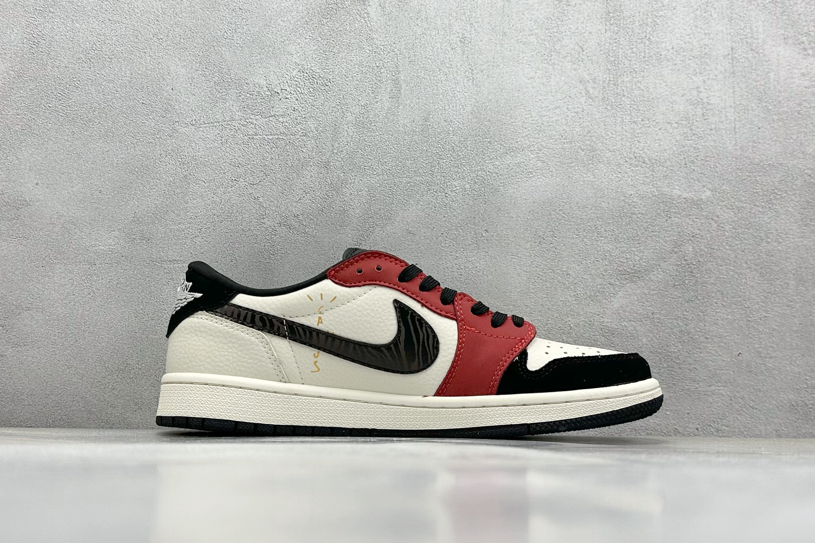 终端放店
XC版 Travis Scott x Fragment Design x Air Jorda