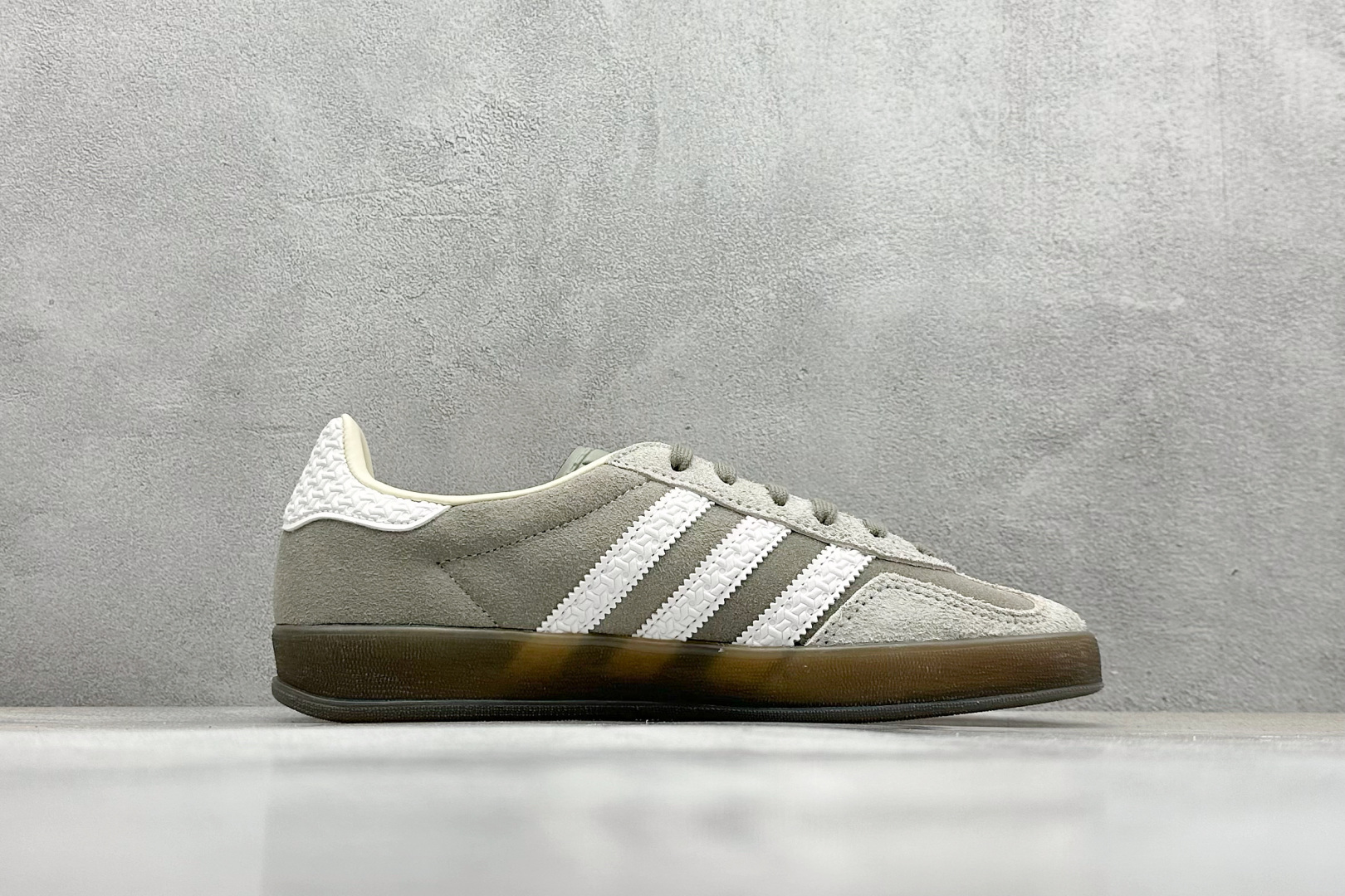  终端放店
XD版 AD Originals Gazelle INdoor 三叶草休闲防滑耐磨低帮板鞋 