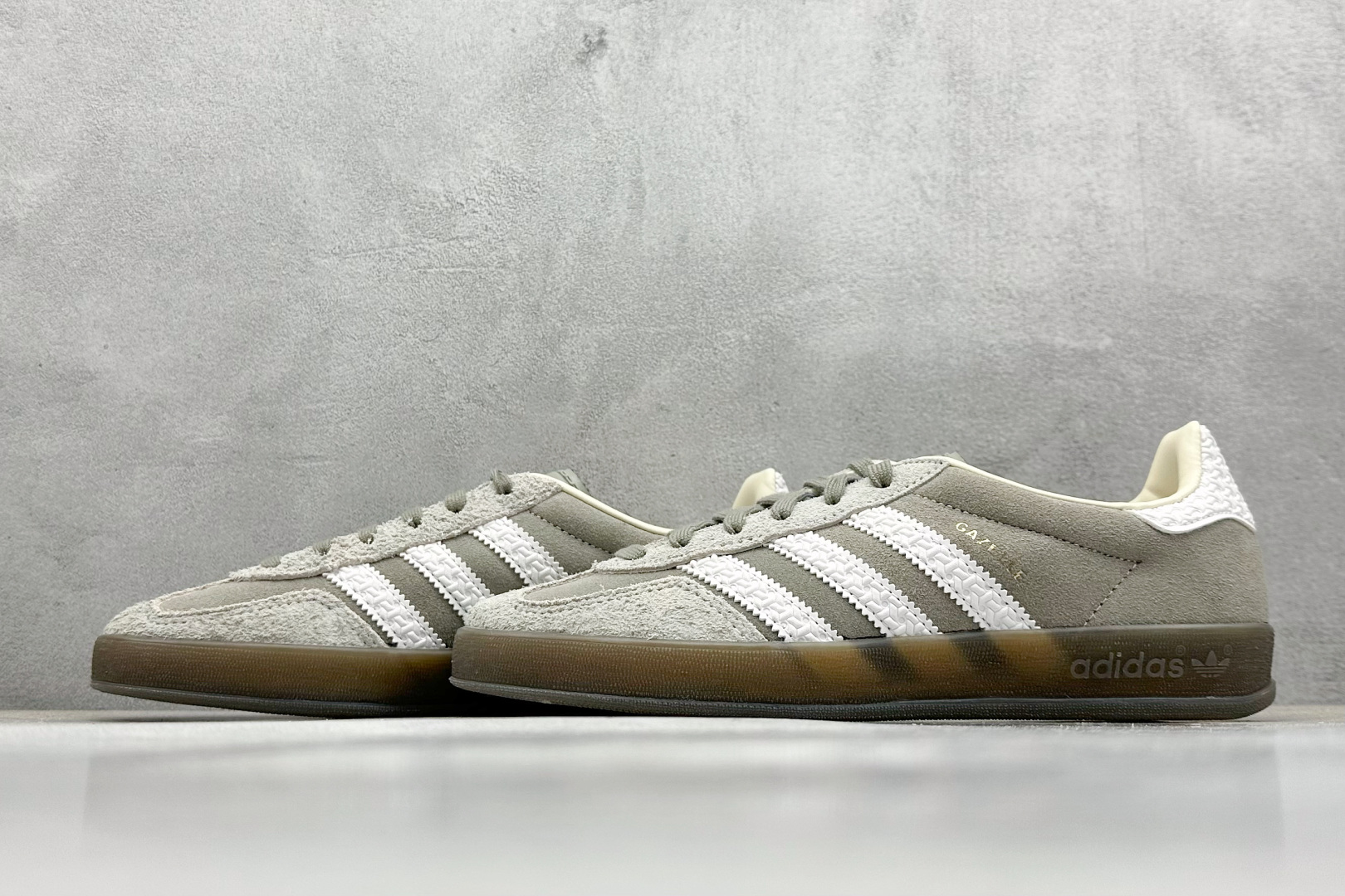  终端放店
XD版 AD Originals Gazelle INdoor 三叶草休闲防滑耐磨低帮板鞋 