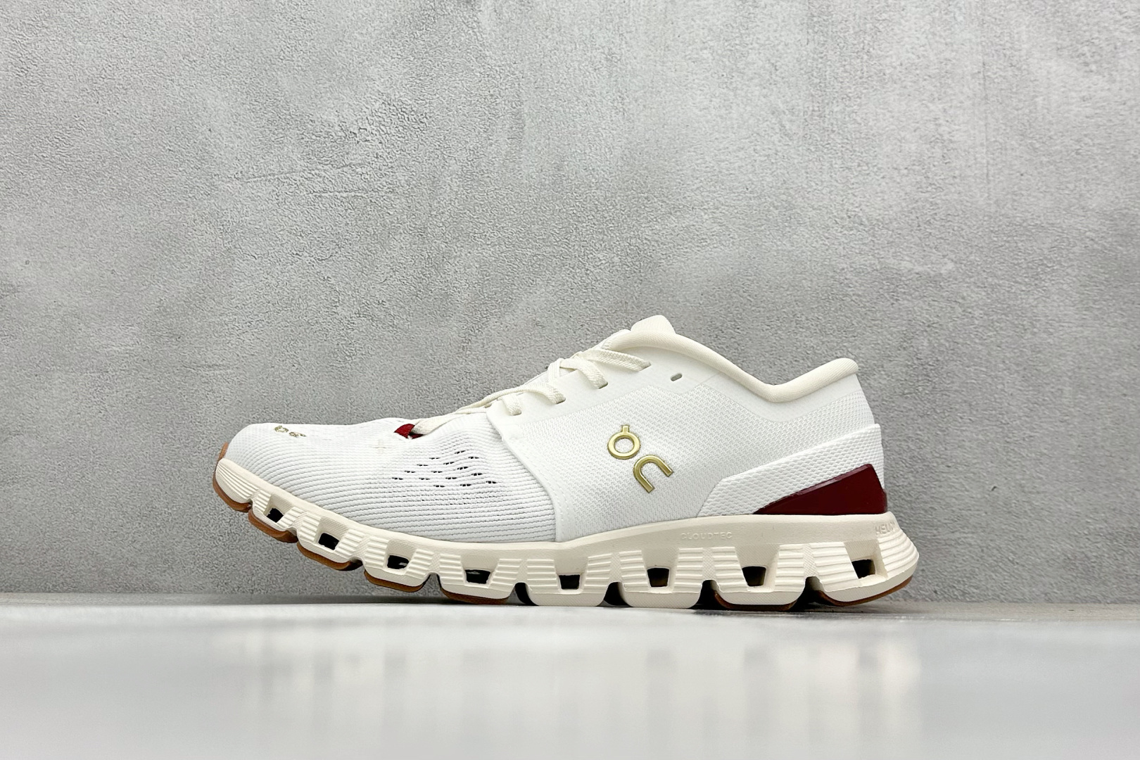  
XL版 On昂跑 Cloudtilt Loewe
户外街头机能风跑步鞋
Cloud Hi Edge户