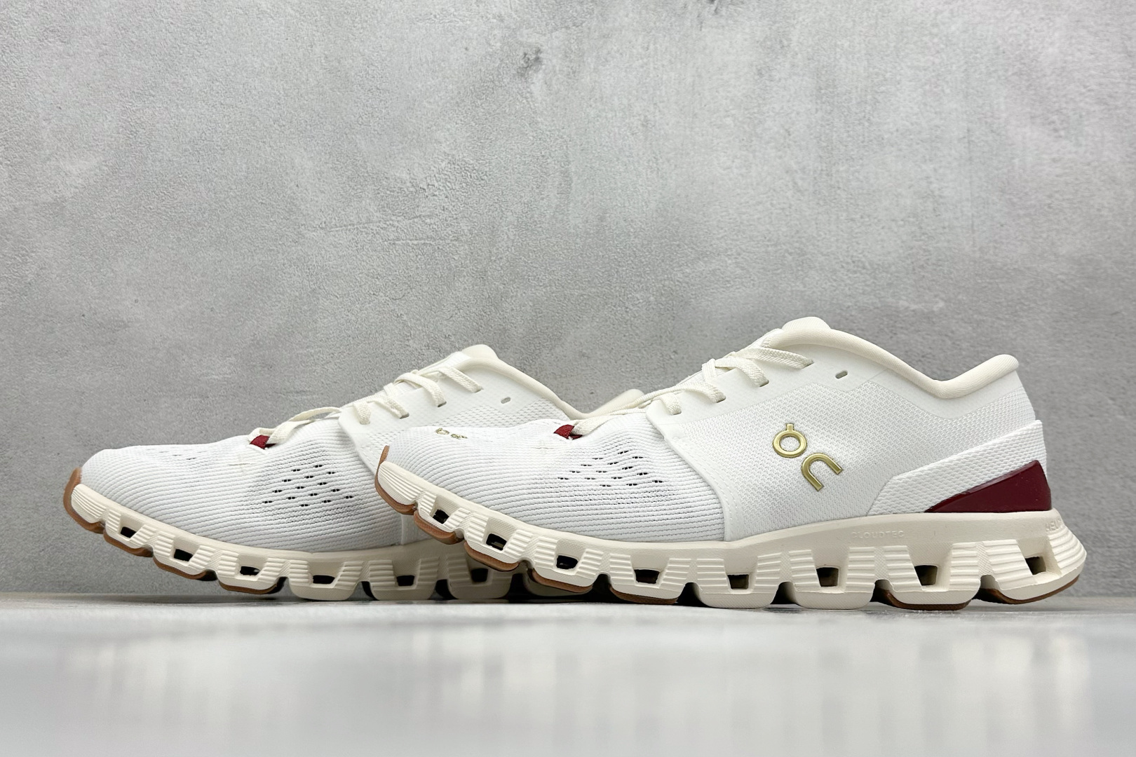  
XL版 On昂跑 Cloudtilt Loewe
户外街头机能风跑步鞋
Cloud Hi Edge户