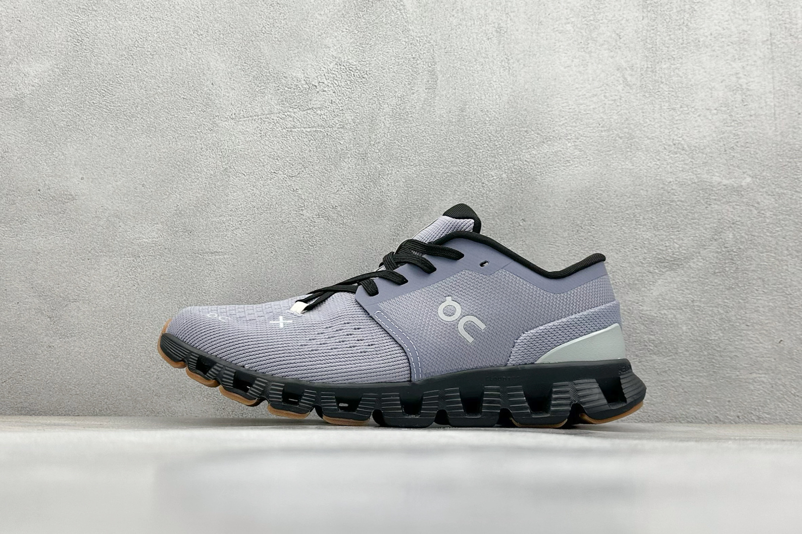  
XL版 On昂跑 Cloudtilt Loewe
户外街头机能风跑步鞋
Cloud Hi Edge户