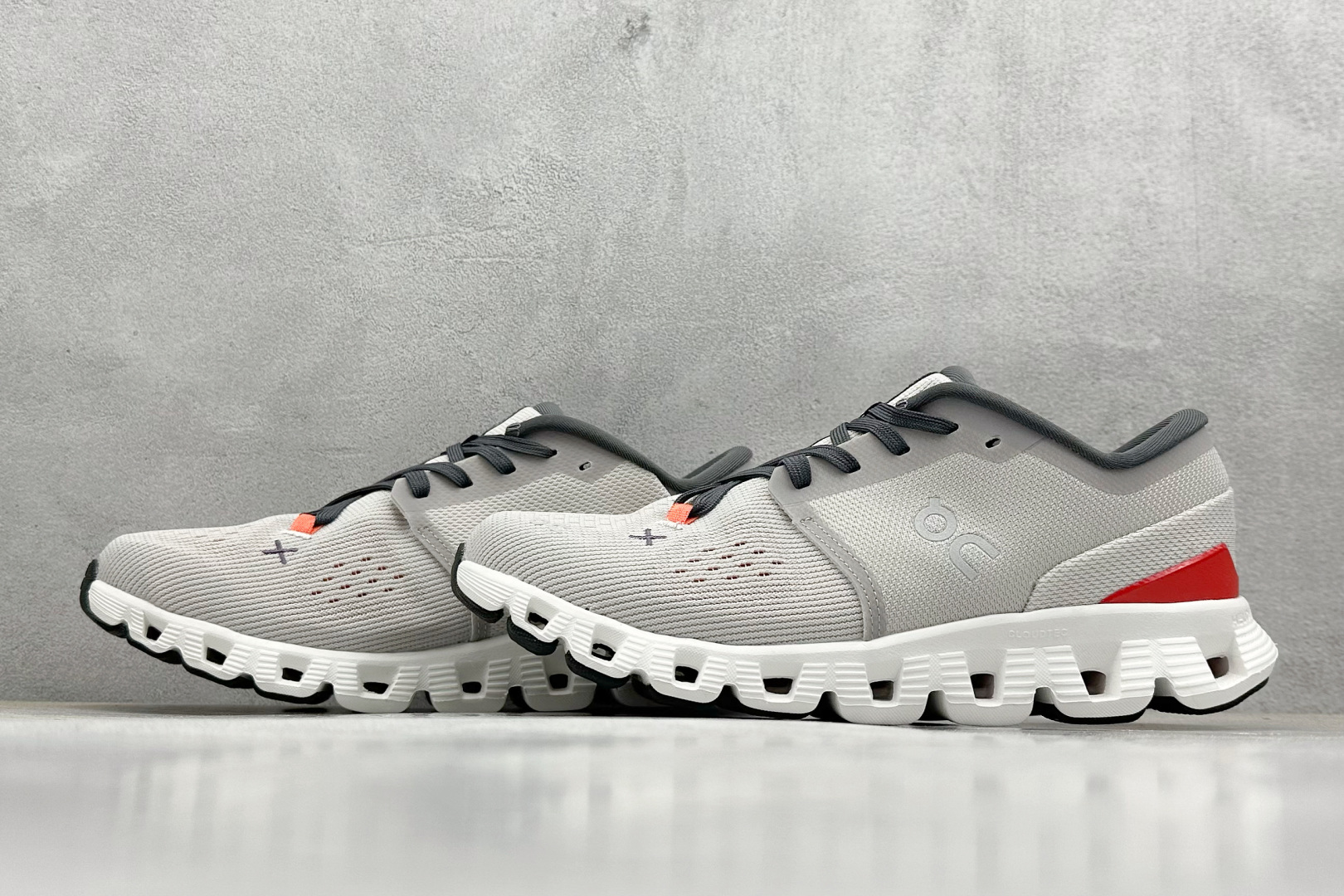  
XL版 On昂跑 Cloudtilt Loewe
户外街头机能风跑步鞋
Cloud Hi Edge户