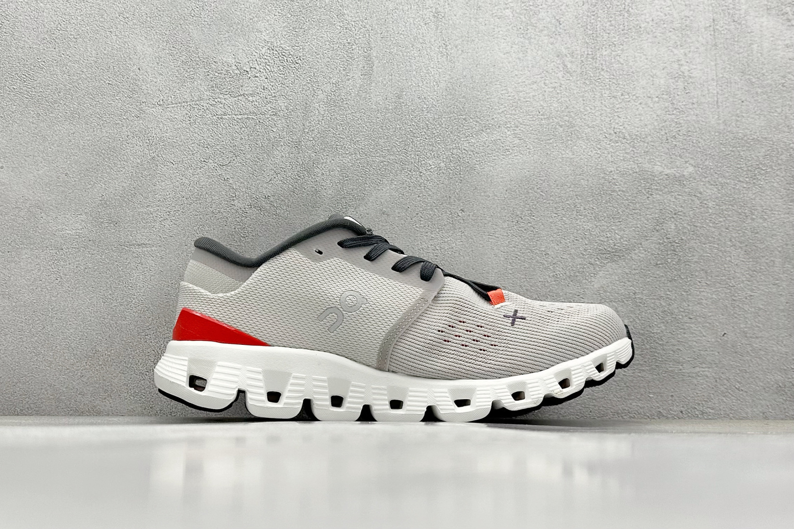  
XL版 On昂跑 Cloudtilt Loewe
户外街头机能风跑步鞋
Cloud Hi Edge户