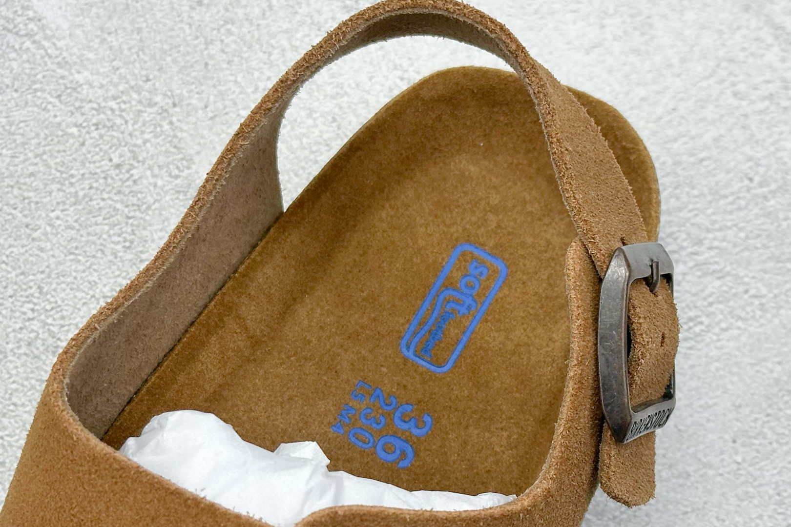  
BK版 博肯 Birkenstock Rio  二字拖
采用其特有的鞋床设计，贴合脚面穿着舒适，Bi