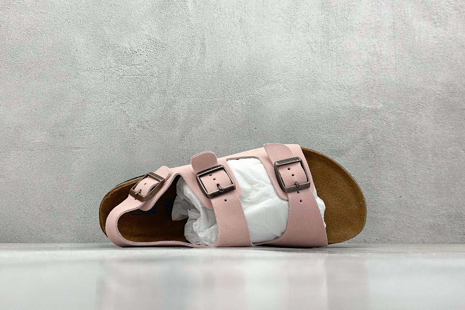 
BK版 博肯 Birkenstock Rio  二字拖
采用其特有的鞋床设计，贴合脚面穿着舒适，Bi