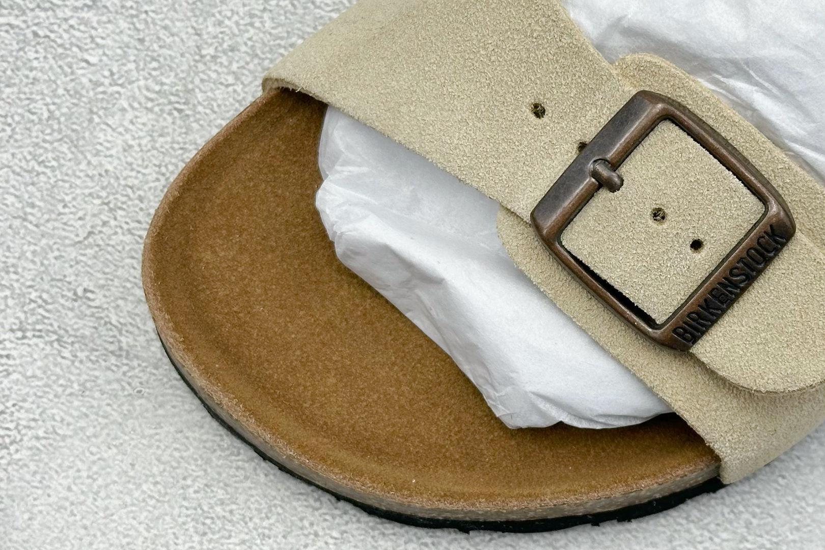  
BK版 博肯 Birkenstock Rio  二字拖
采用其特有的鞋床设计，贴合脚面穿着舒适，Bi