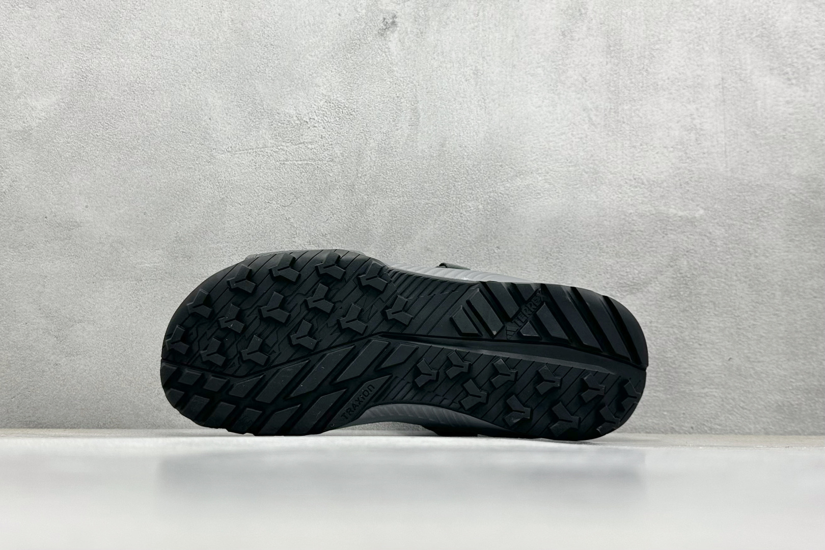  
AD TERREX HYDROTERRA 防滑耐磨 运动休闲沙滩凉鞋 


货号：IE8009
尺码