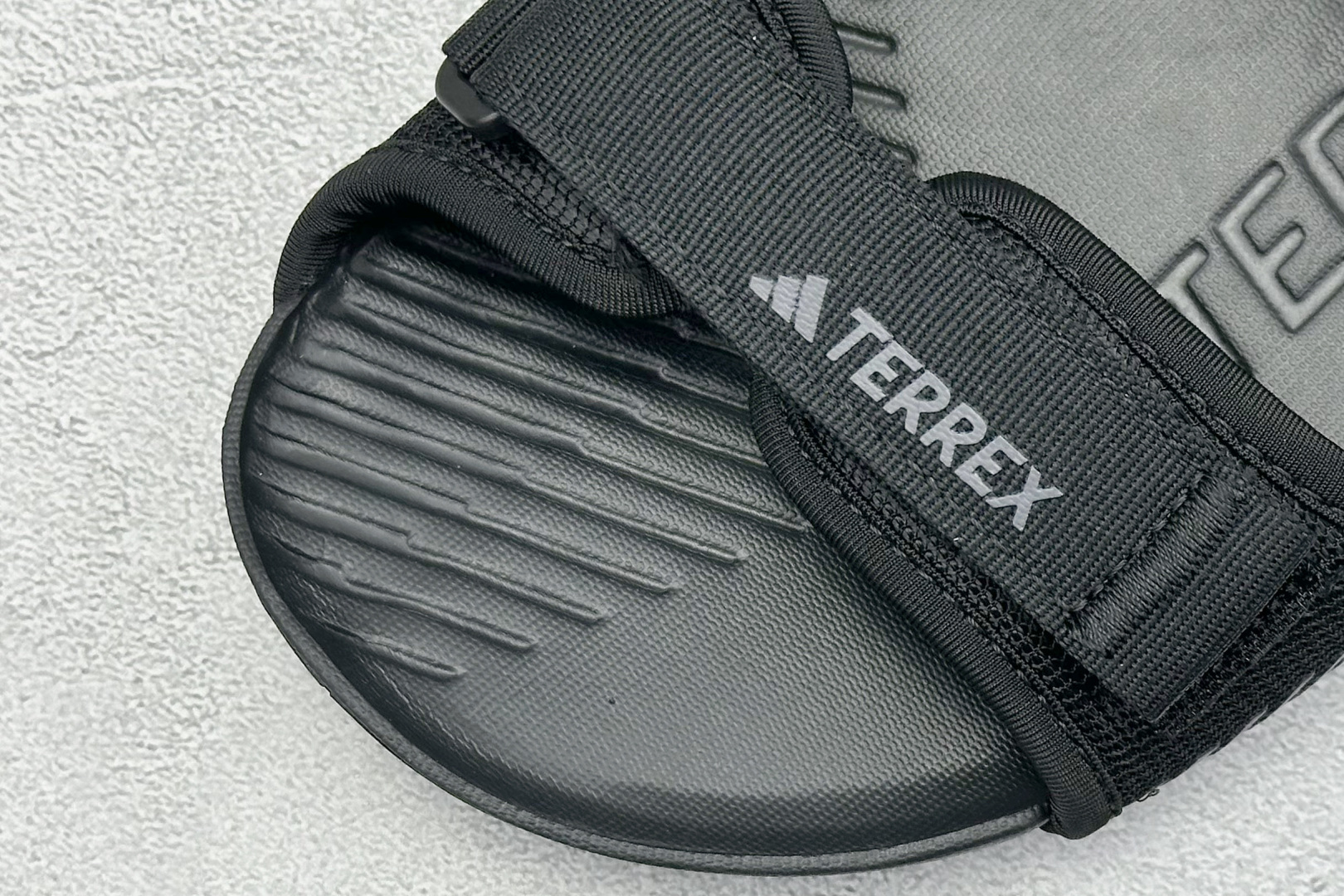  
AD TERREX HYDROTERRA 防滑耐磨 运动休闲沙滩凉鞋 


货号：ID4269
尺码