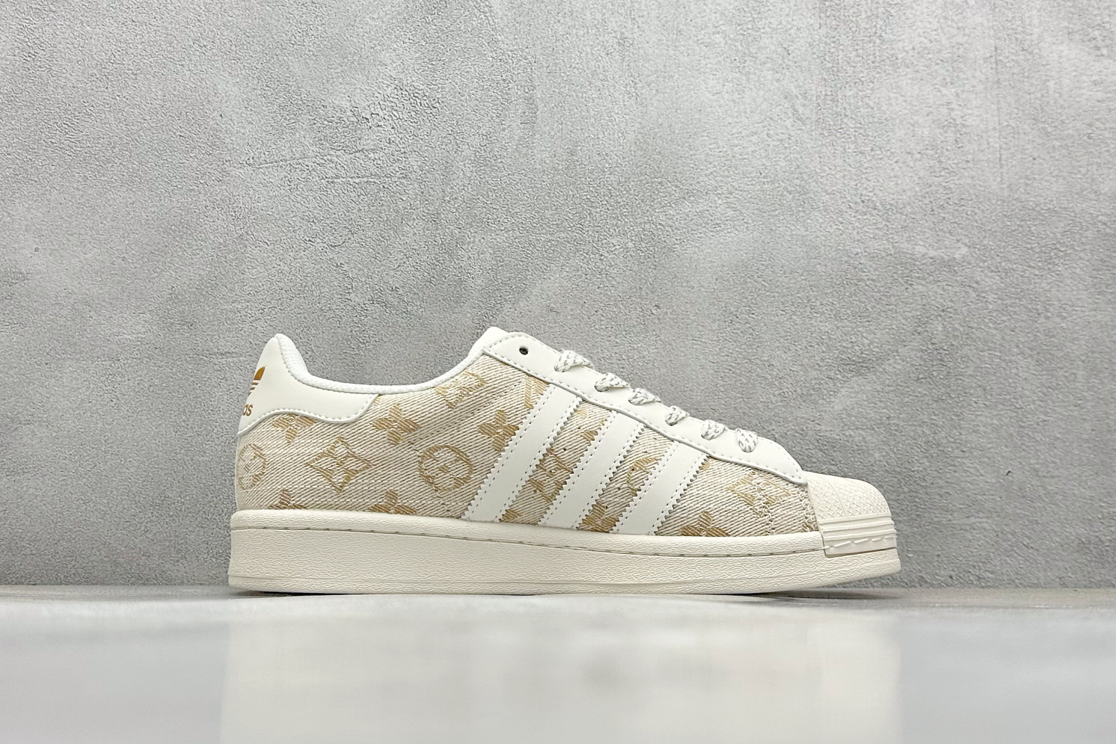 AD Originals Superstar x Louis Vuitton 白金 SD6809