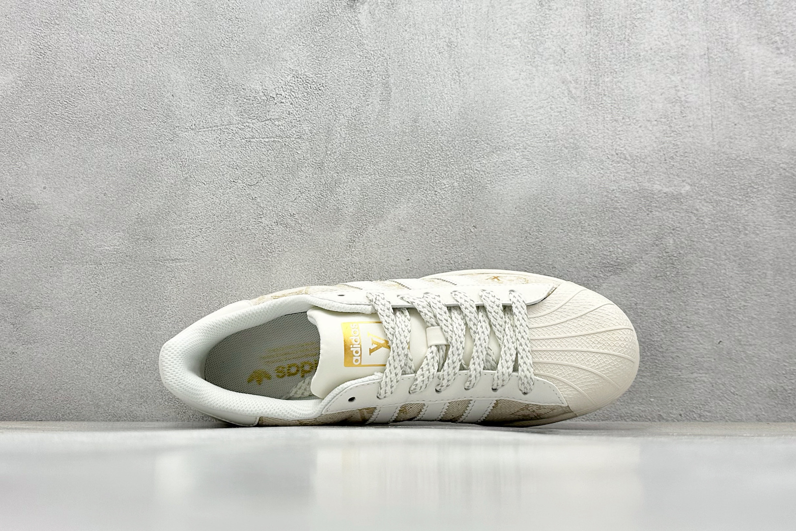 AD Originals Superstar x Louis Vuitton 白金 SD6809