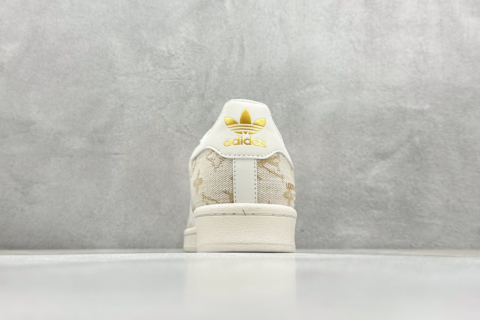 AD Originals Superstar x Louis Vuitton 白金 SD6809