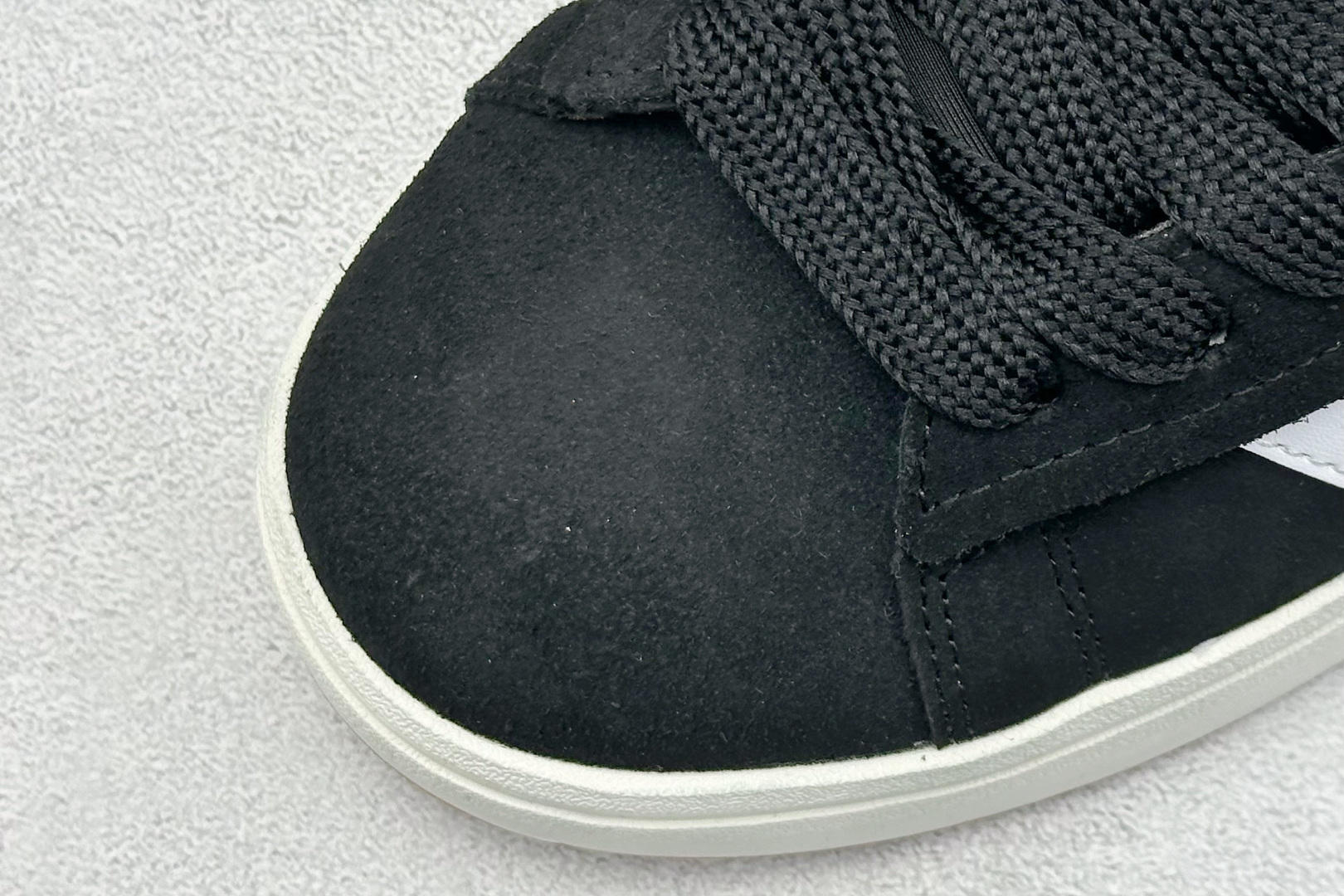  
Adidas GRAND COURT ALPHA 黑色
复古潮流休闲面包鞋 原装纯原级
生生不息的经