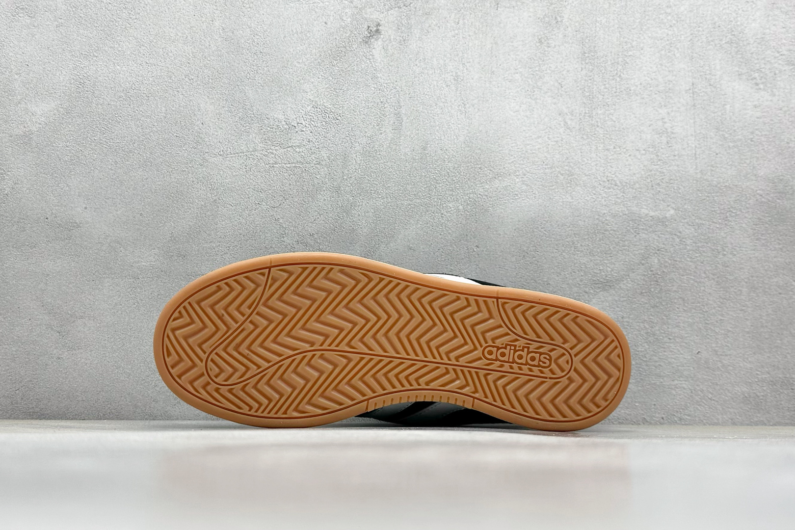  
Adidas GRAND COURT ALPHA 黑色
复古潮流休闲面包鞋 原装纯原级
生生不息的经