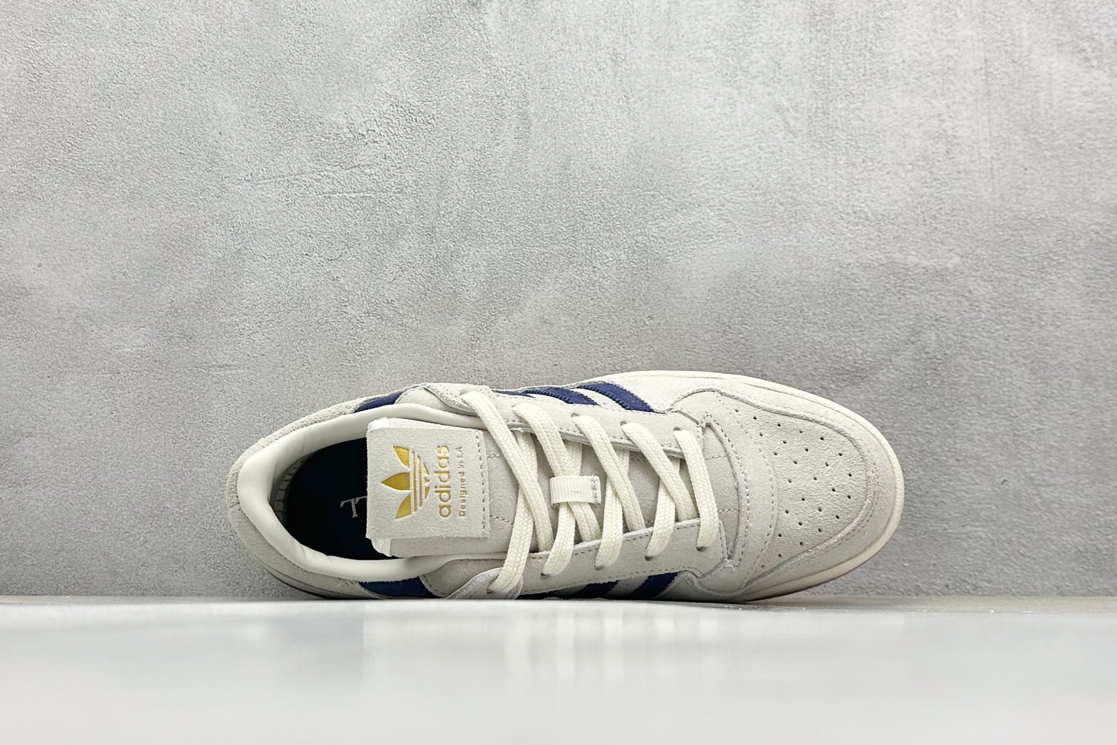  
Adidas Forum LOW CL 三叶草低帮复古板鞋 男女潮流头层皮休闲鞋原楦原数据开发 采用