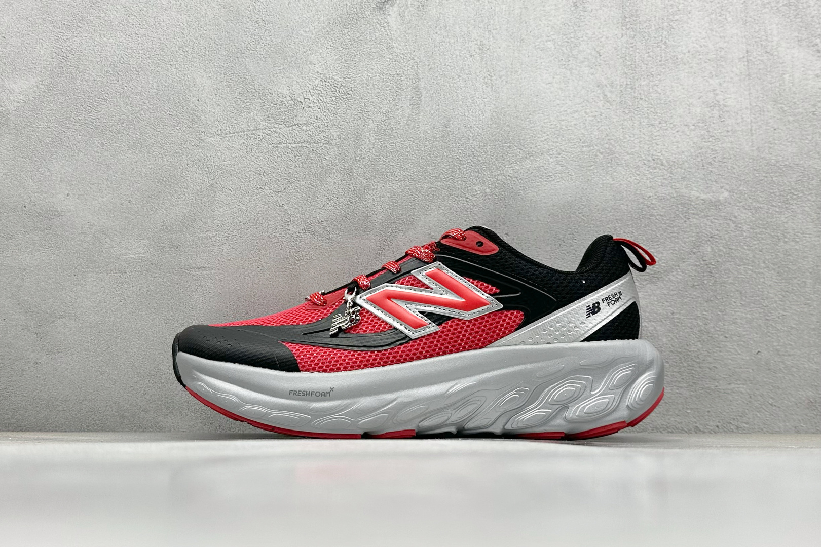  
New Balance NB Fresh Foam Evoz
舒适耐磨低帮跑步鞋 
受到Fresh 