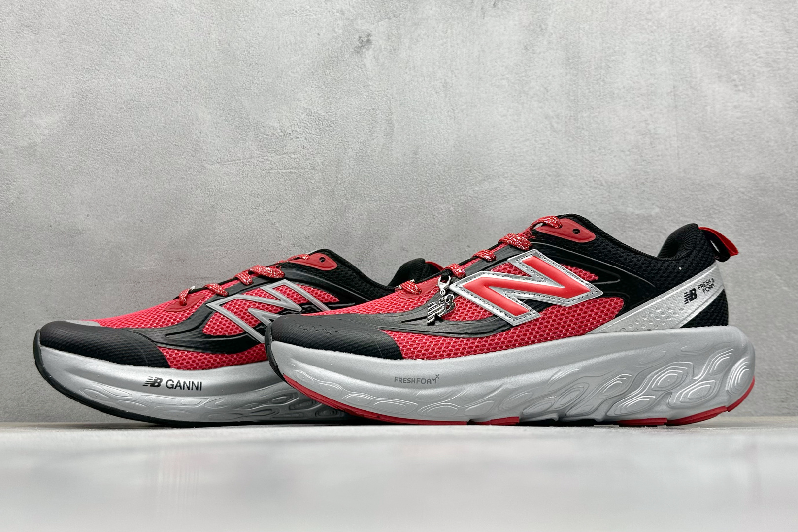  
New Balance NB Fresh Foam Evoz
舒适耐磨低帮跑步鞋 
受到Fresh 