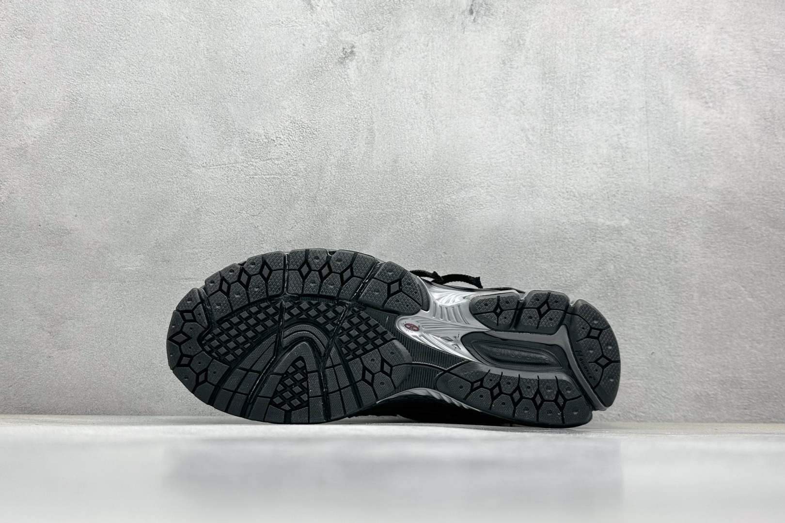  
New Balance M1906R系列 复古老爹防滑耐磨低帮 跑步鞋 男女同款 采用轻质牛剖革拼接