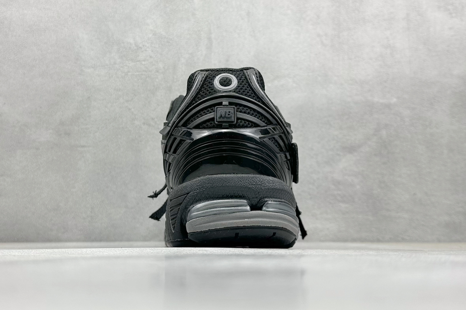  
New Balance M1906R系列 复古老爹防滑耐磨低帮 跑步鞋 男女同款 采用轻质牛剖革拼接
