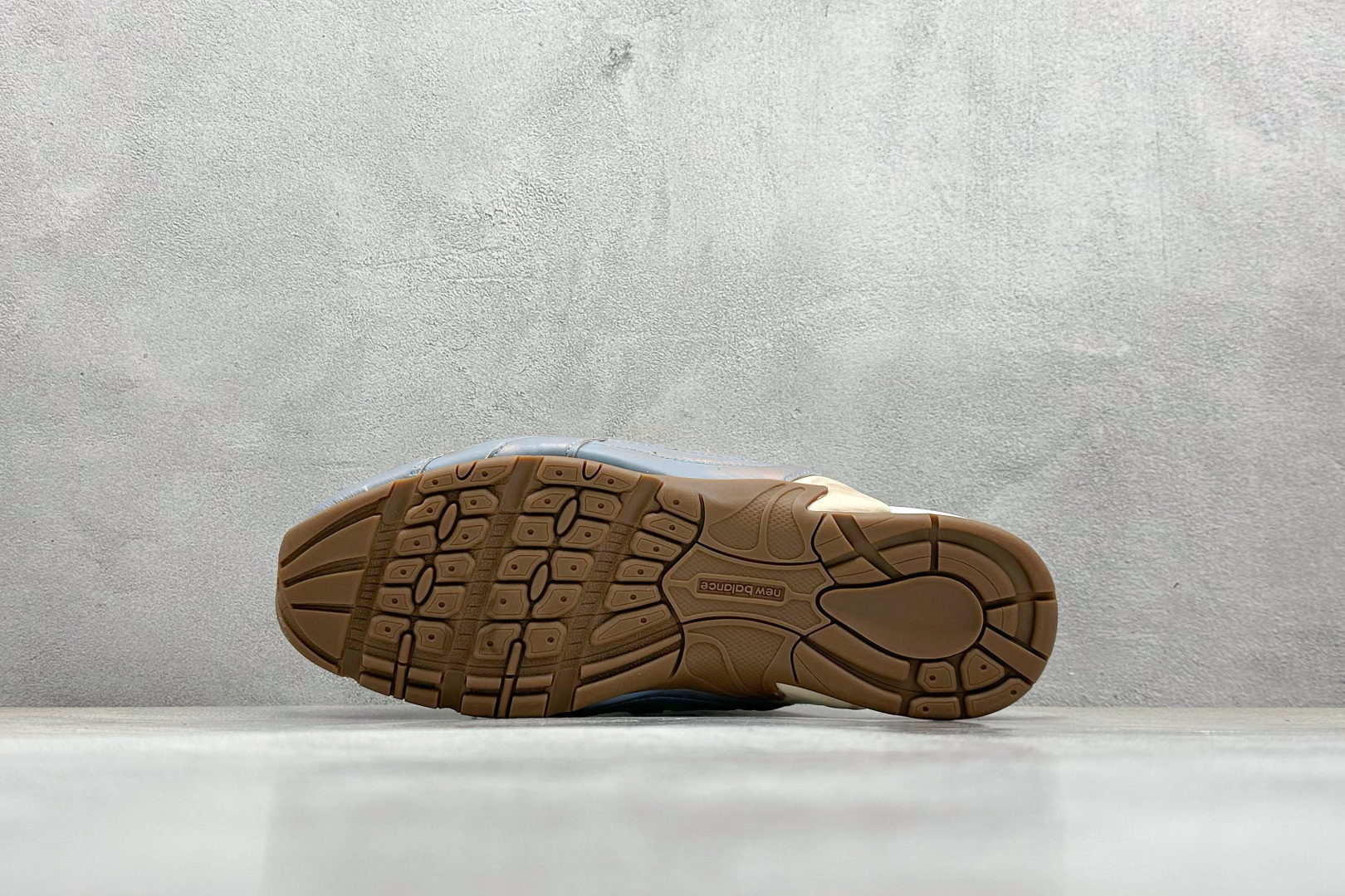  
J版 MiuMiu x New Balance 530系列 意大利奢侈品牌/缪缪联名款 低帮经典复古