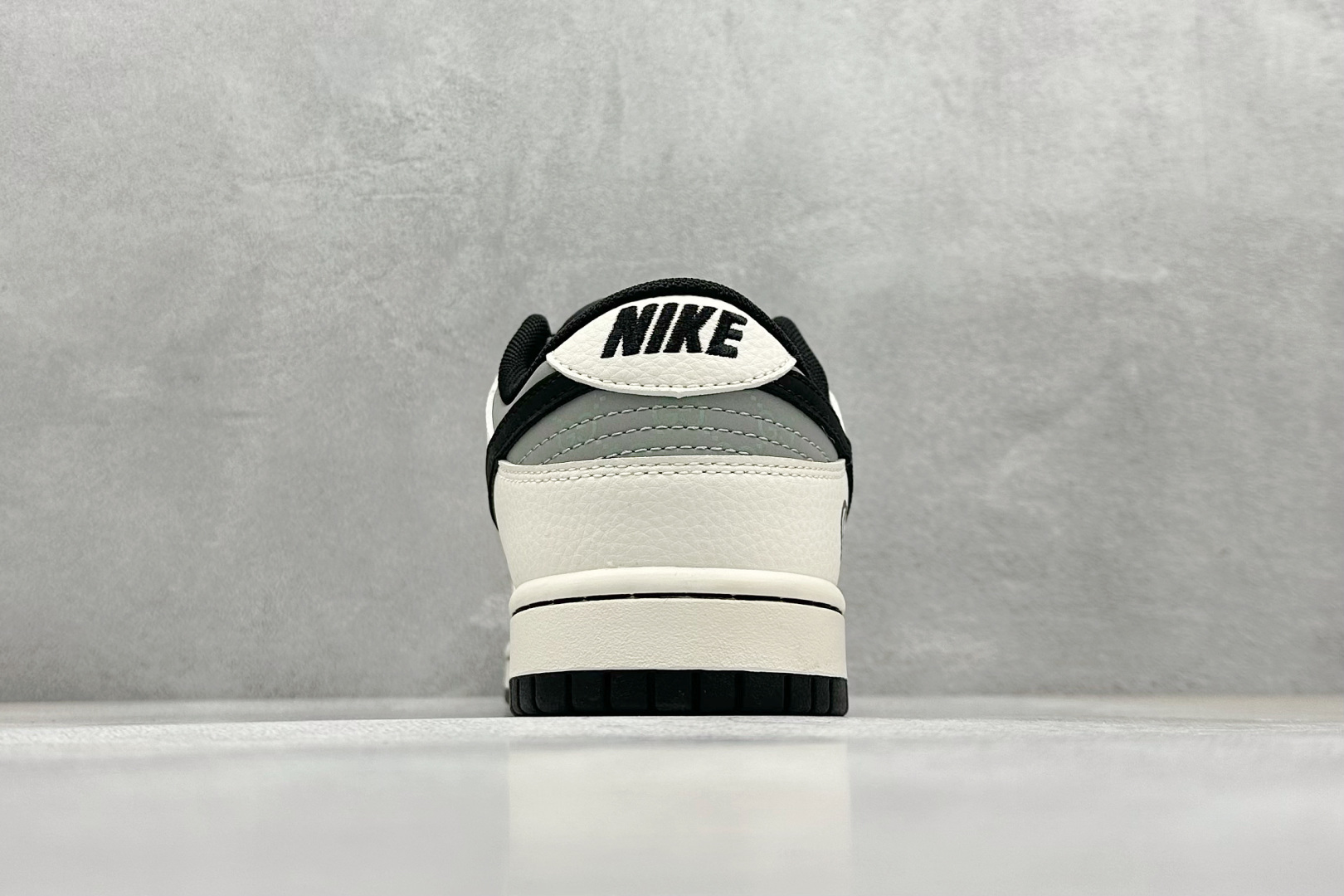 Nike SB Dunk Low x GUCCI 白灰黑小钩 XD1588-204