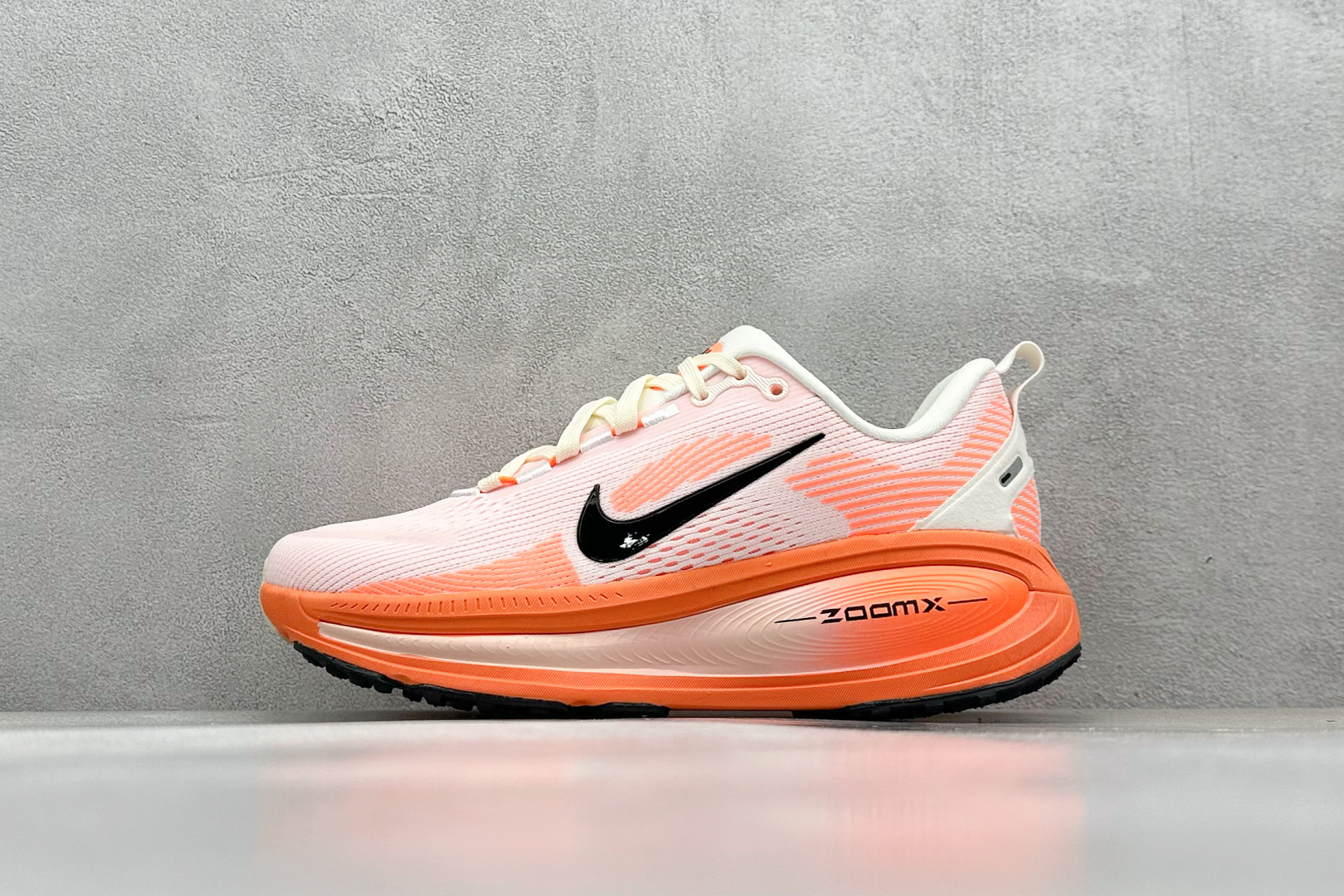  
K版 NK Air Zoom Vomero 18 
登月18舒适百搭网面透气休闲跑步鞋
原楦原纸版数