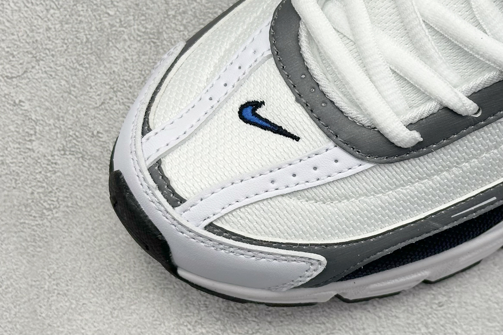  终端放店
GX版 Nike Initiator Running 耐克INS
街头超火复古老爹跑鞋 经典