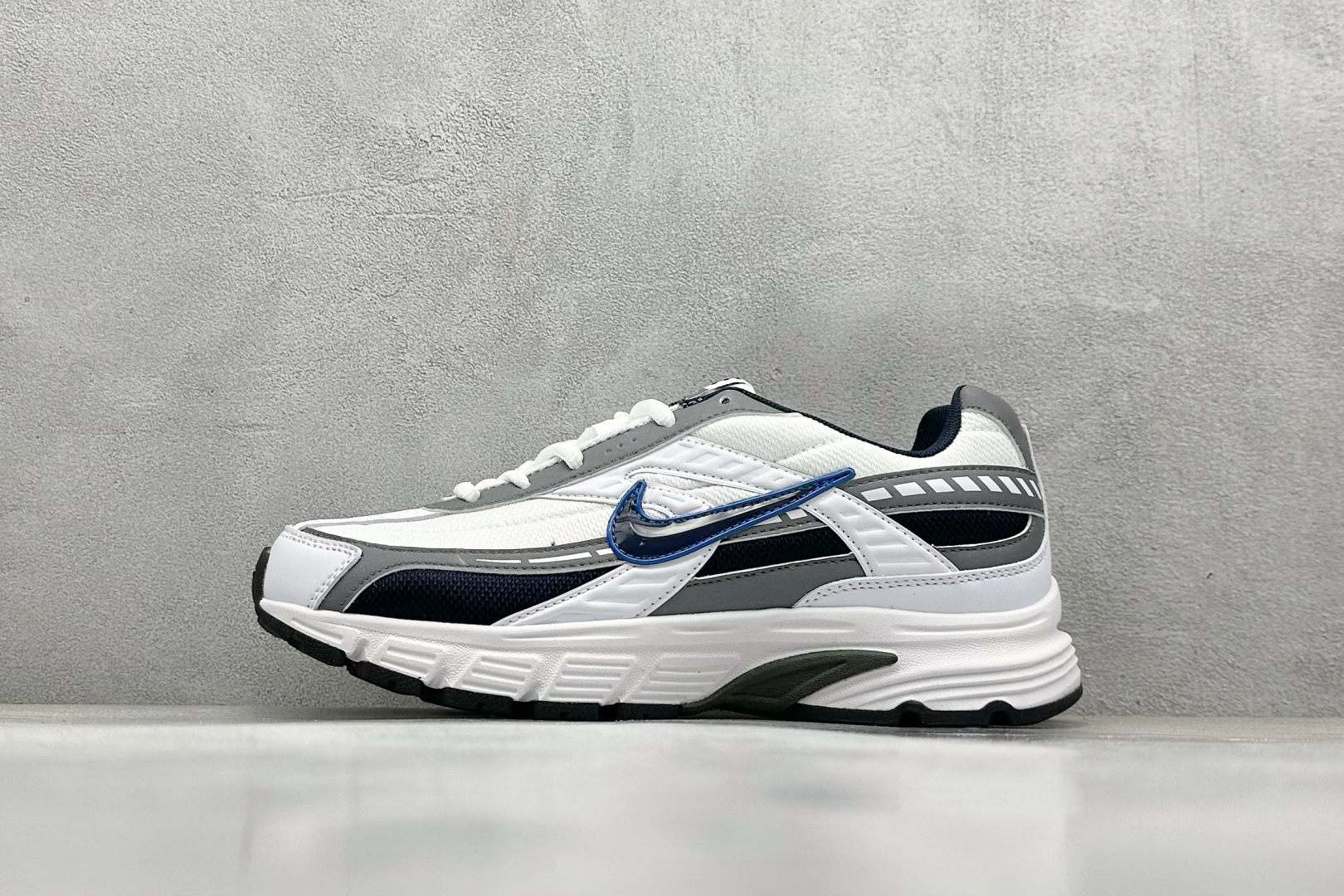  终端放店
GX版 Nike Initiator Running 耐克INS
街头超火复古老爹跑鞋 经典