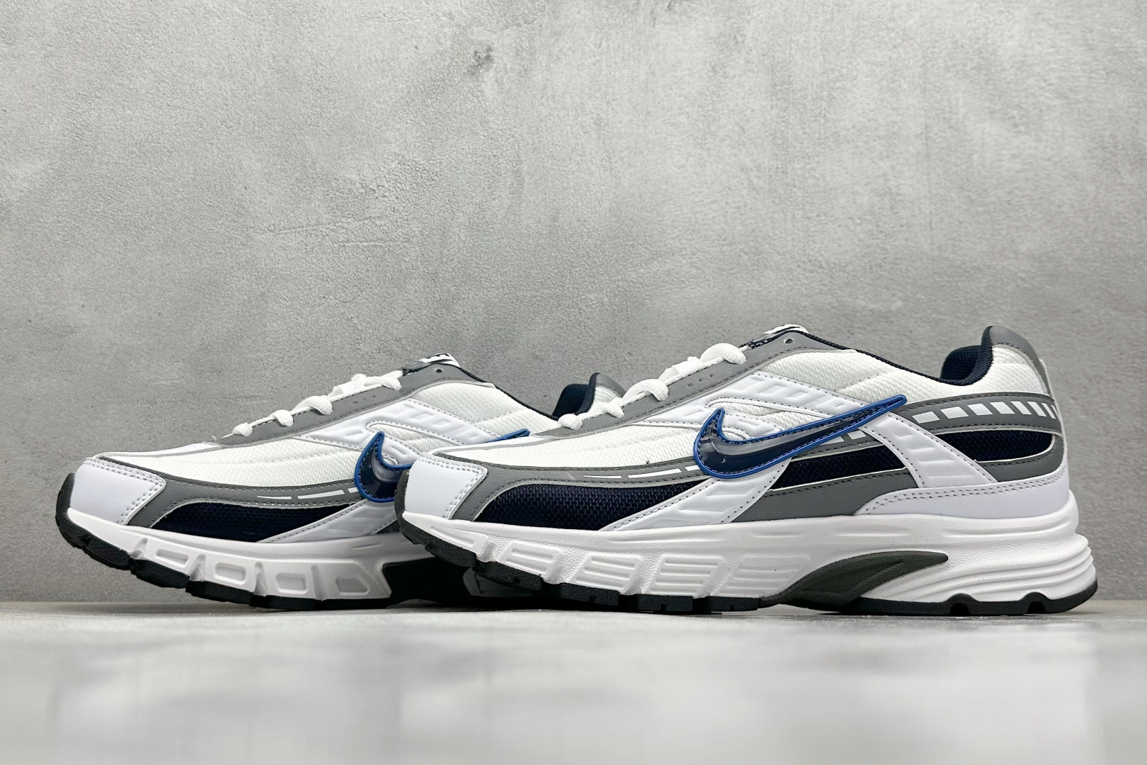  终端放店
GX版 Nike Initiator Running 耐克INS
街头超火复古老爹跑鞋 经典
