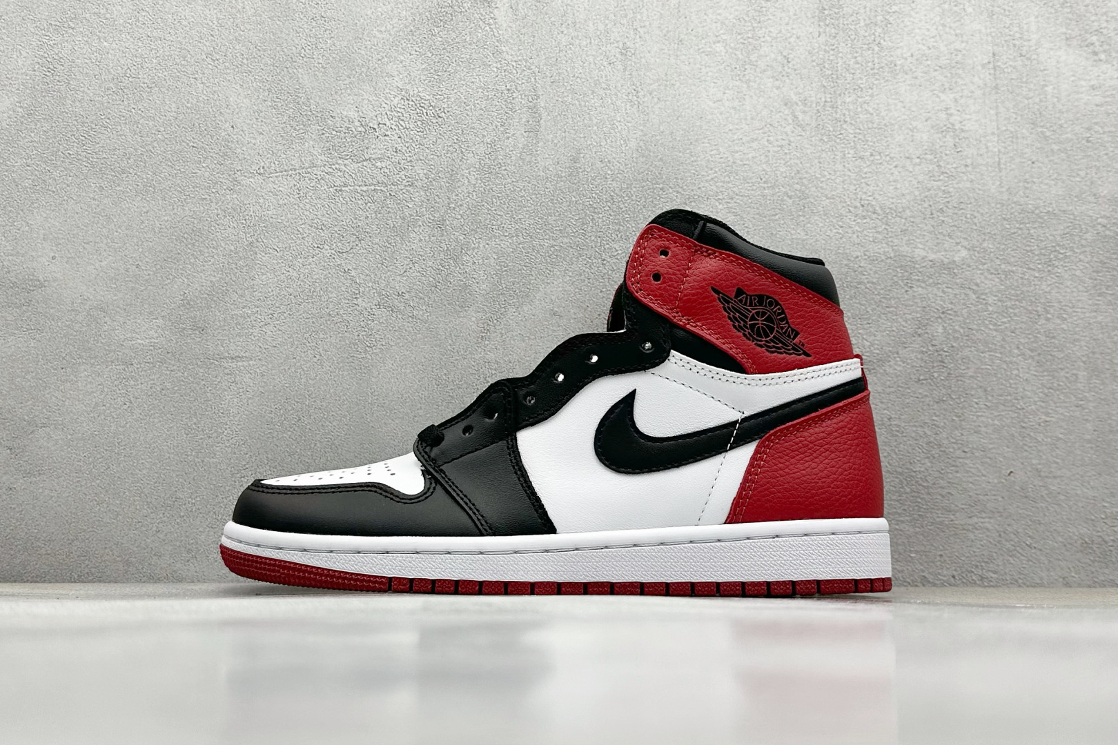 终端放店
F版  Air Jordan 1 High Retro OG AJ1 乔1黑脚趾 高帮篮球鞋