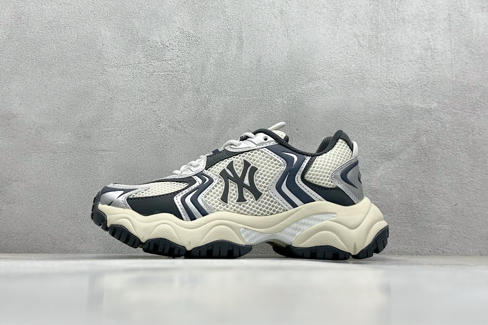  终端放店
NY平台订单 MLB Cargo Chunky 纽约洋基队 透气休闲运动鞋 

货号：3AS