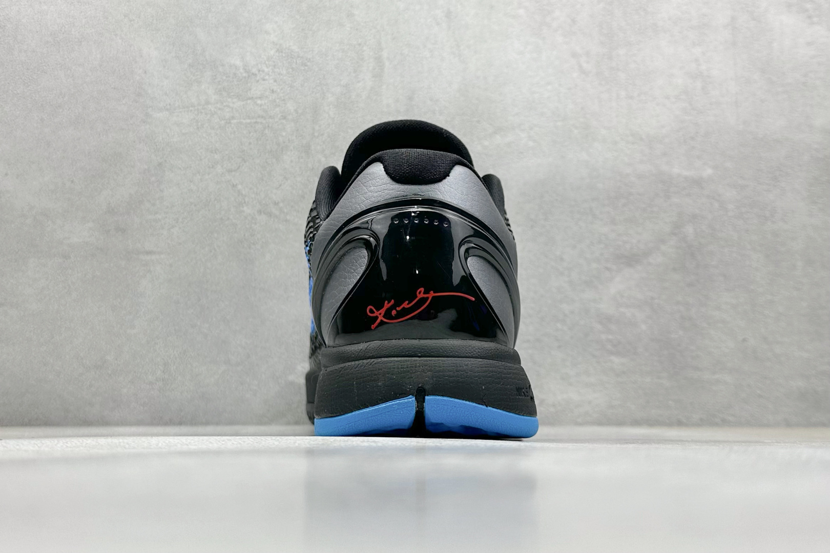  终端放店
CK版 NK Zoom Kobe 6 科比六代 
前后气垫加持 信仰绝不减配 市售唯一PRO