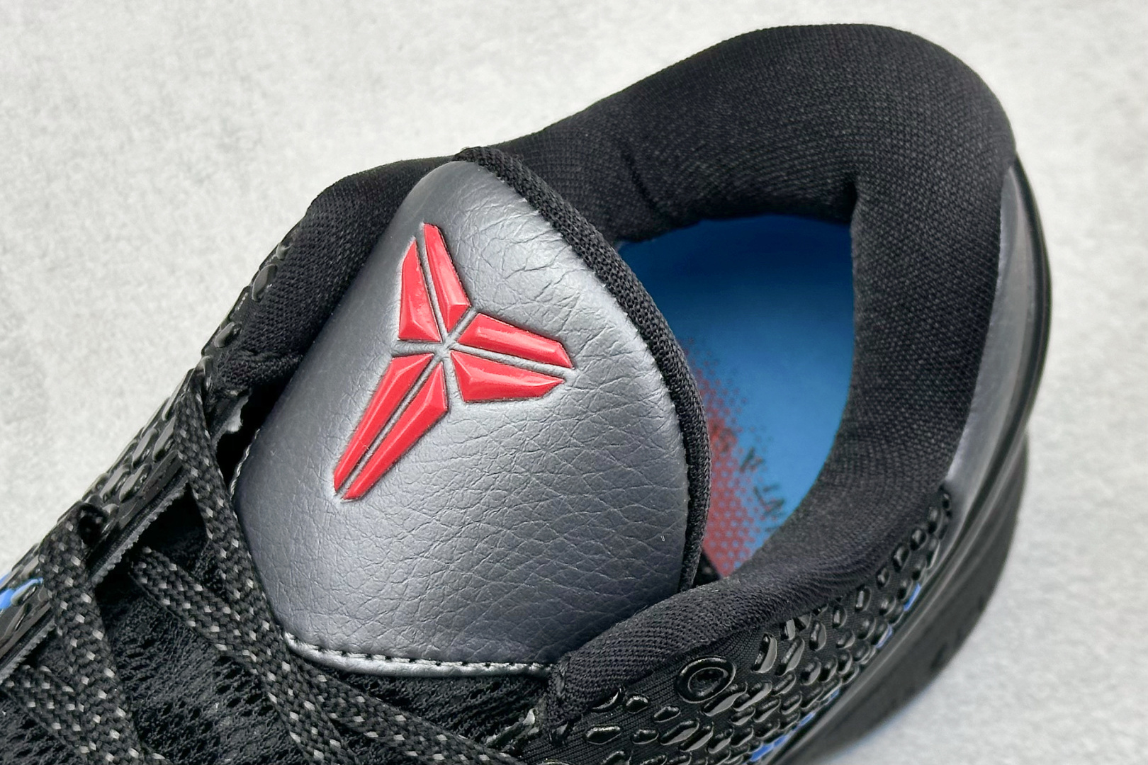  终端放店
CK版 NK Zoom Kobe 6 科比六代 
前后气垫加持 信仰绝不减配 市售唯一PRO
