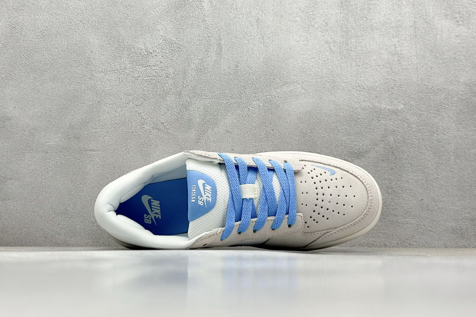  终端放店
FS版 Nike SB Force 58 硫化杯底 传统篮球风格 原楦版型
Nike SB 