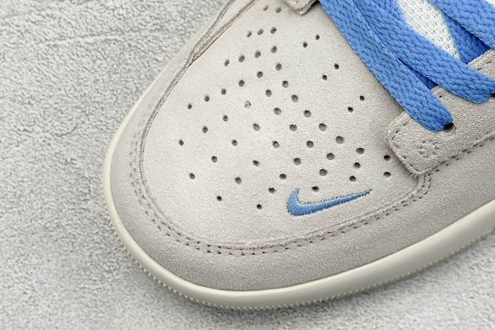  终端放店
FS版 Nike SB Force 58 硫化杯底 传统篮球风格 原楦版型
Nike SB 
