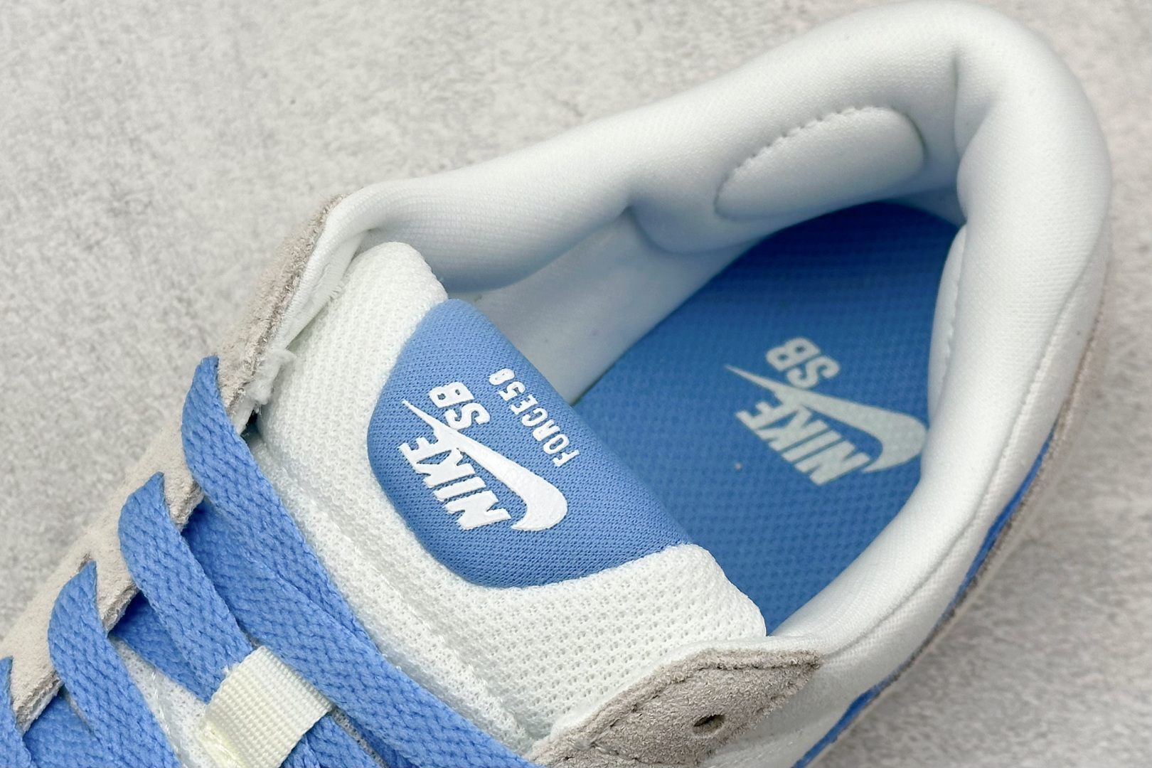  终端放店
FS版 Nike SB Force 58 硫化杯底 传统篮球风格 原楦版型
Nike SB 