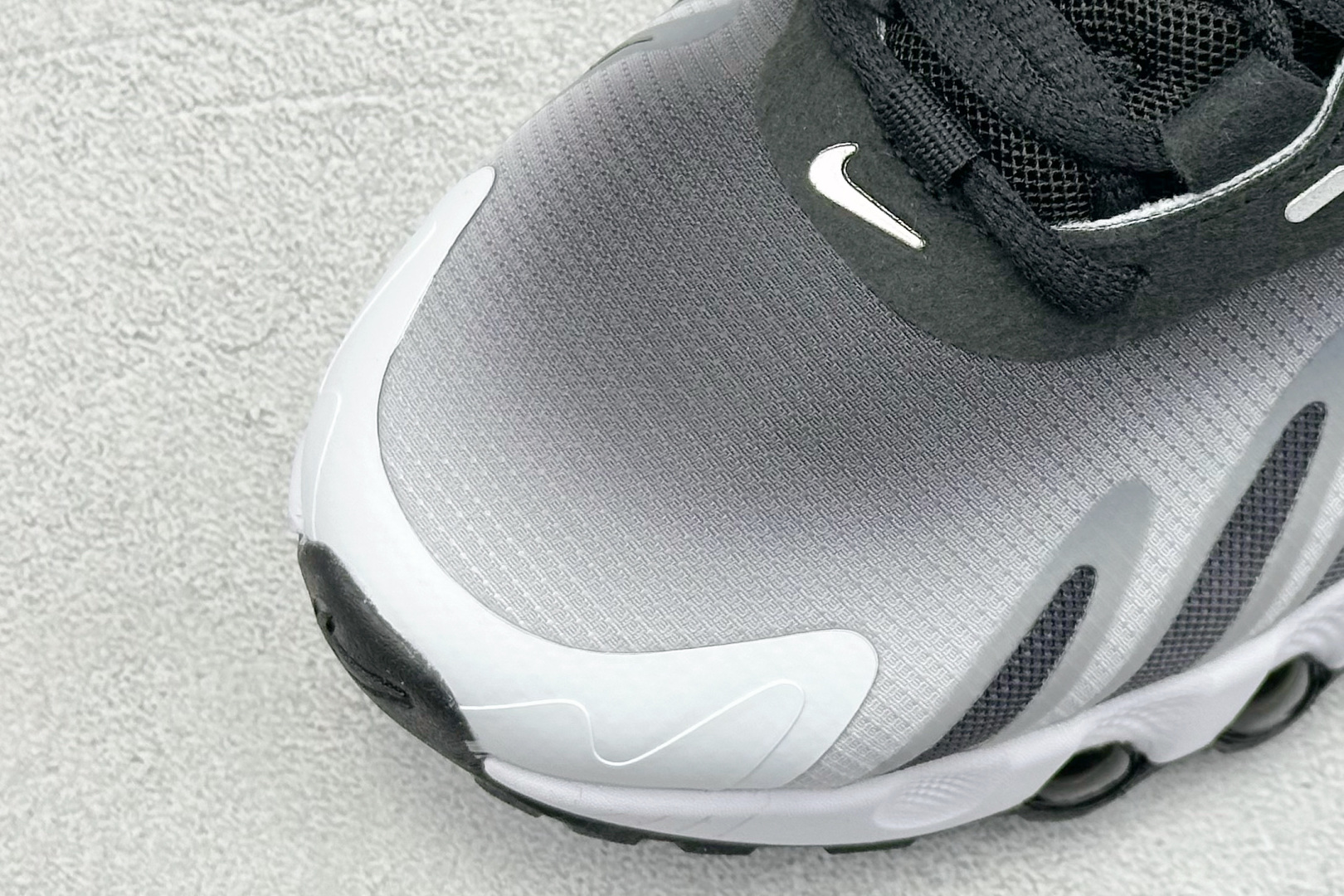  终端放店
YH版 Nk Air Max Dn8 耐克运动舒适减震气垫跑步鞋
#鞋款旨在透过 Dyna