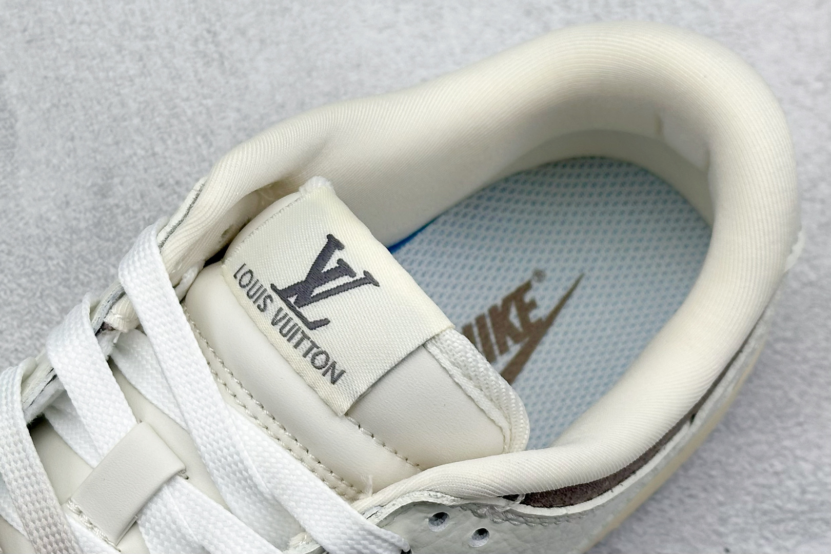  终端放店
XC版 Nk SB Dunk Low LV联名-牛仔拼接 周年高端定制 低帮休闲板鞋
#定