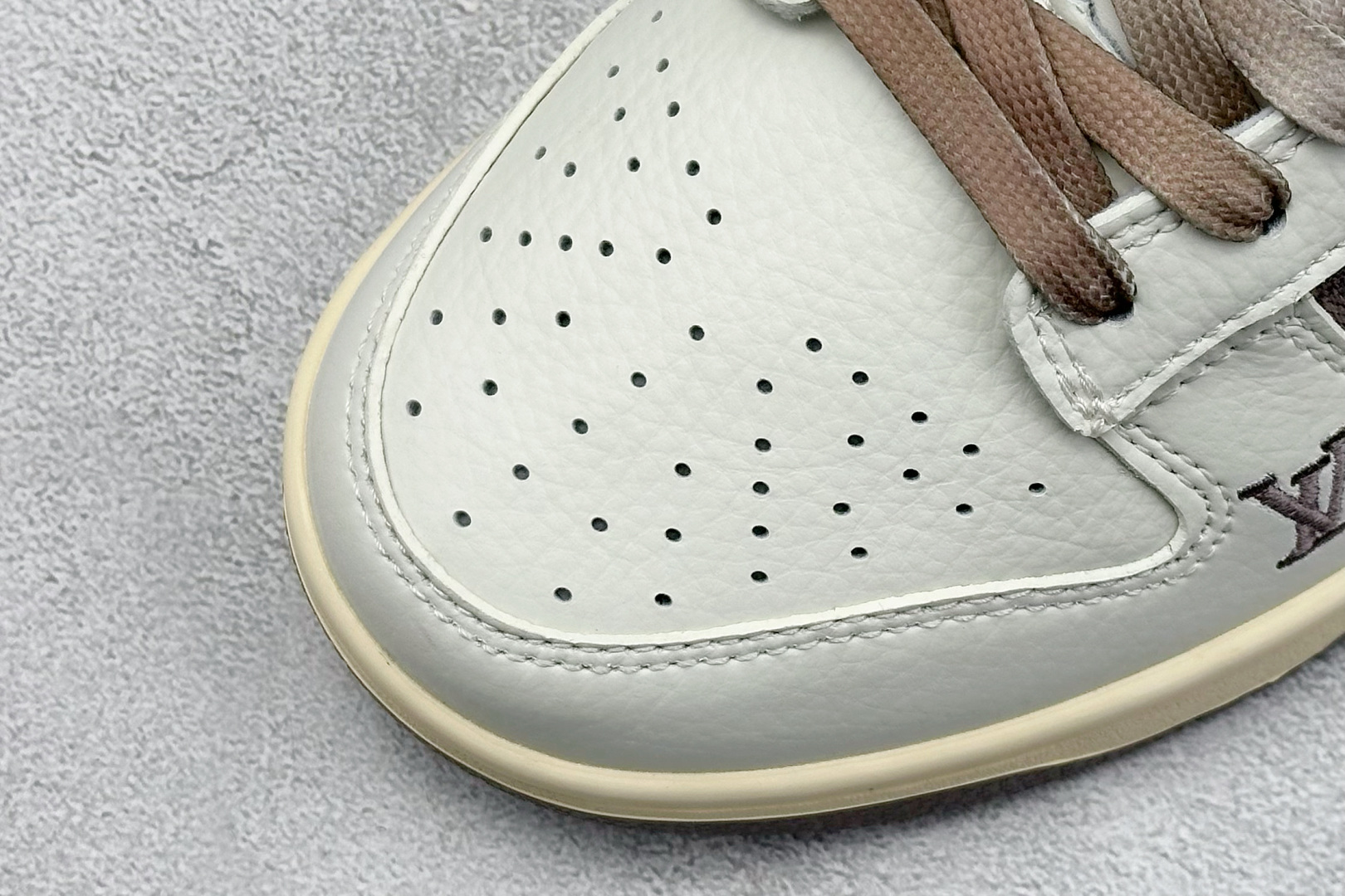  终端放店
XC版 Nk SB Dunk Low LV联名-牛仔拼接 周年高端定制 低帮休闲板鞋
#定