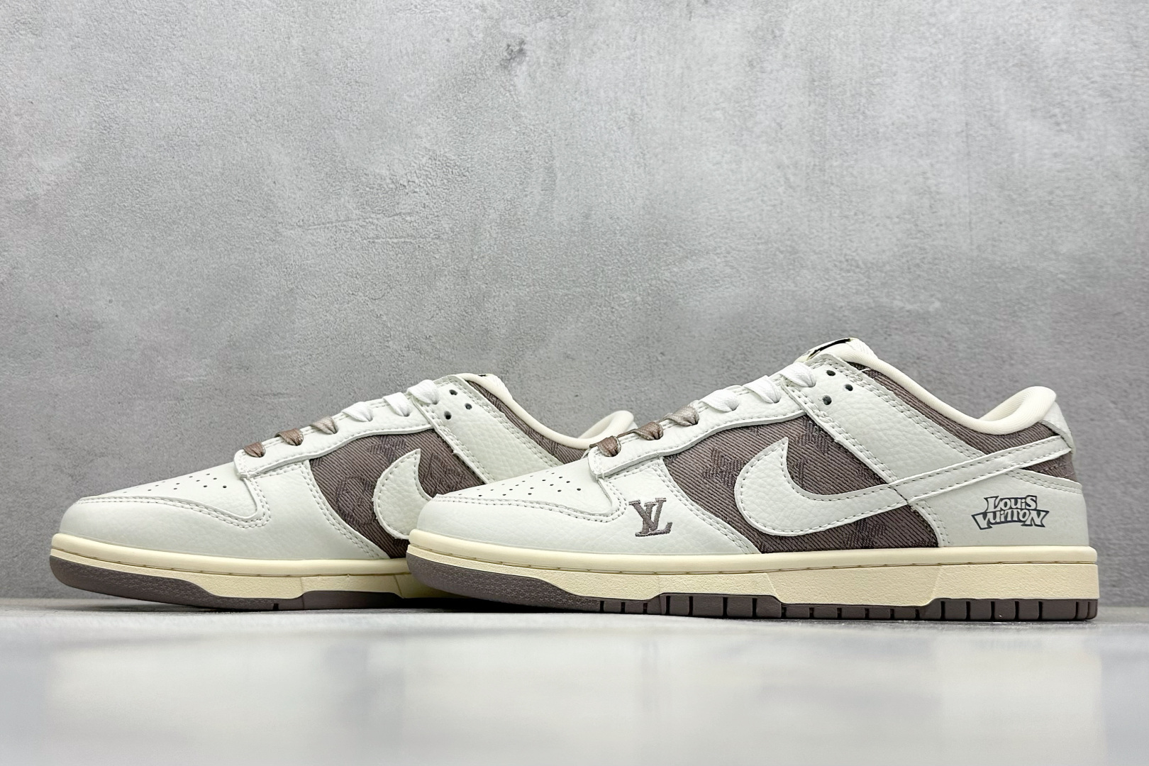  终端放店
XC版 Nk SB Dunk Low LV联名-牛仔拼接 周年高端定制 低帮休闲板鞋
#定