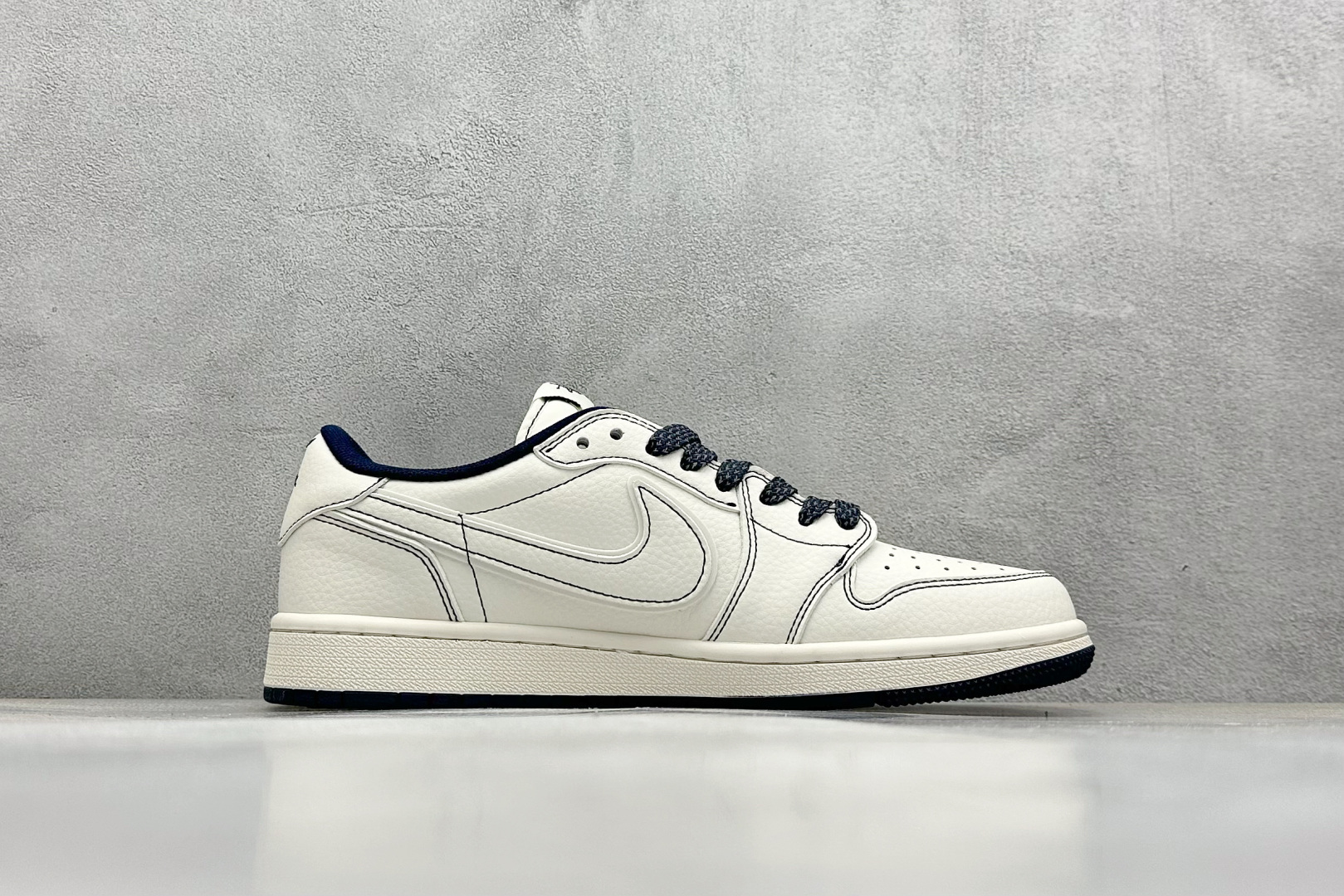 终端放店
XC版 Travis Scott x Fragment Design x Air Jorda