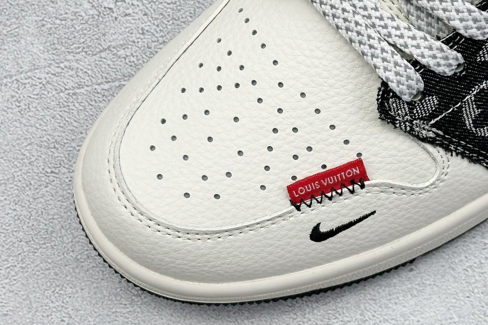  终端放店
XC版 Air Jordan 1 Retro Low x Louis Vuitton 白黑牛